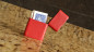 Preview: Invisible Trip (Rot) by Tumi Magic - LIMITED EDITION - Gegenstand in Feuerzeughülle erscheinen lassen