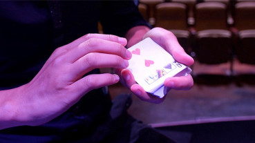 52 Shades of Red Version 3 by Shin Lim - Kartentrick