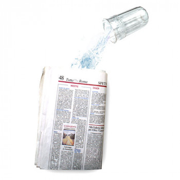 Flüssigkeit in Zeitung - Liquid in the newspaper - Zaubertrick