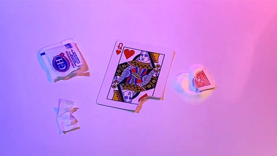 BERMUDA (RED) by Nicholas Lawrence - Abgerissene Kartenecke verschwindet und erscheint - Zaubertrick