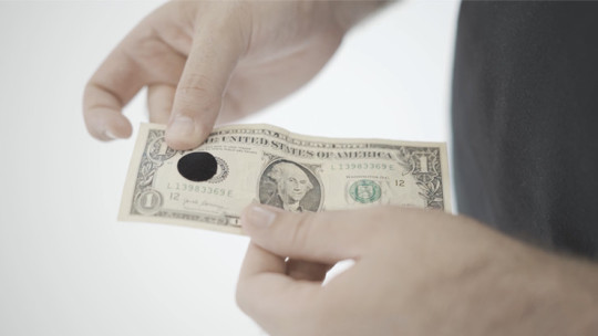 Preview: Black Lips by Julio Montoro, Victor Sanz, and Ultrabello