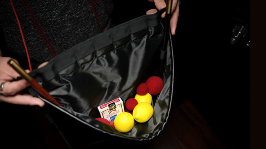 Preview: Busker's Pouch by TCC Presents