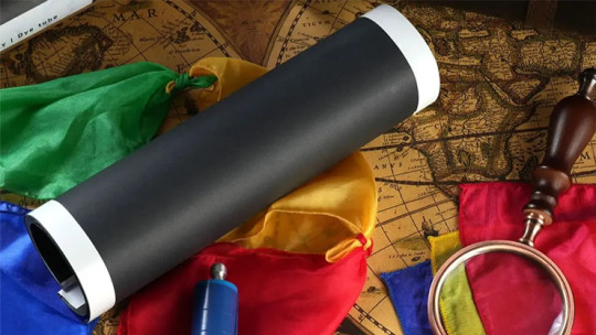 Chameleon Hanky by Hyunsoo Kim and Ethan Yip