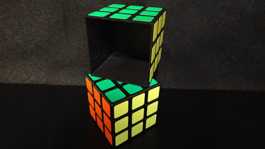 Cube Shell Set by Tejinaya Magic