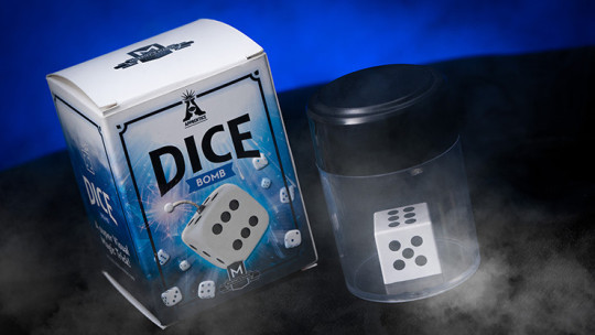 Dice Bomb by Apprentice Magic - Ein Würfel verwandelt sich in kleine Würfel