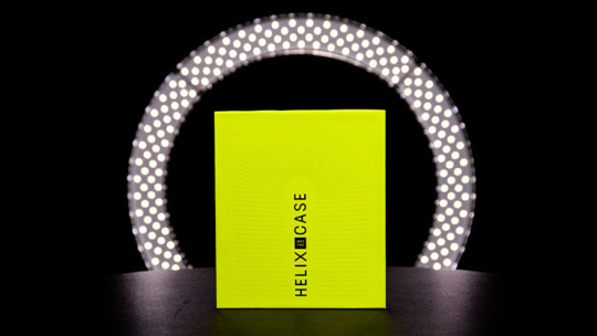 Helix Case by Jeki Yoo - Buch