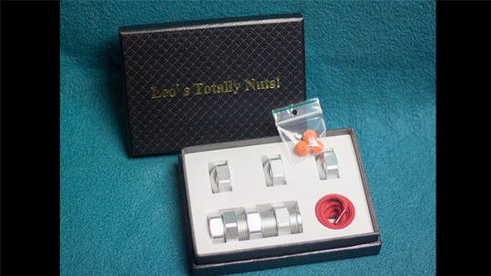 Leo's Totally Nuts by Leo Smetsers