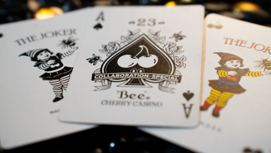 Limited Bee X Cherry - Blau - Pokerdeck