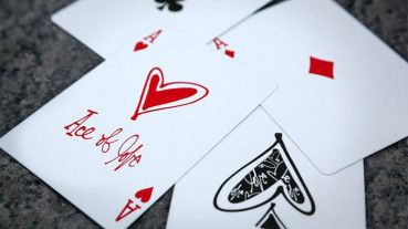 Love Me Playing Cards by Theory 11 - Pokerdeck