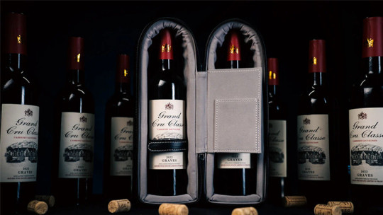 Preview: Miracle Wine Bottles Complete Set with Case by TCC