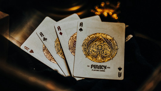 Piracy by theory11 - Pokerdeck
