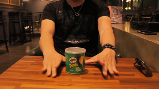 Preview: Pringles Go (Red to Green) by Taiwan Ben and Julio Montoro