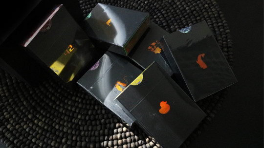 Preview: The Hitchhiker's Guide to The Galaxy- The Infinite Improbability Deck (Half Brick)