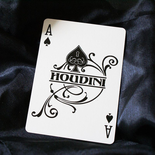 Preview: The Houdini Deck by Magic Apple