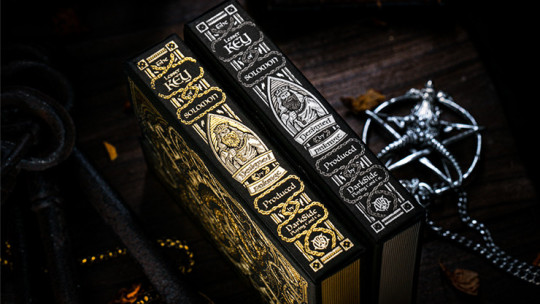 The Keys of Solomon: Golden Grimoire by Riffle Shuffle - Pokerdeck