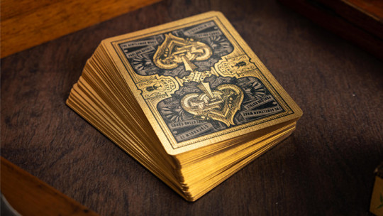 Preview: The Parlour Royale Legacy Edition (Gold Gilded) - Pokerdeck Preview: The Parlour Royale Legacy Edition (Gold Gilded) - Pokerdeck
