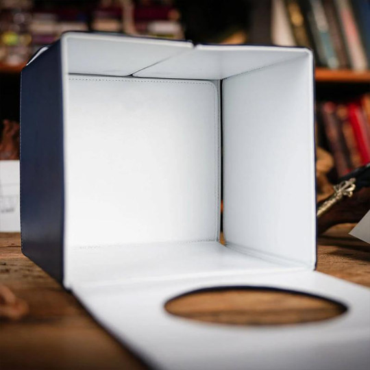 The Revelation Box by Wenyu Liu, Luca Volpe, Paul McCaig, Alan Wong & TCC Magic - Bühnentrick