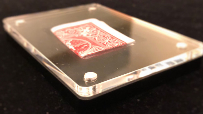 Lucky Card Deluxe by Wayne Dobson & Alan Wong - Hands Off Routine