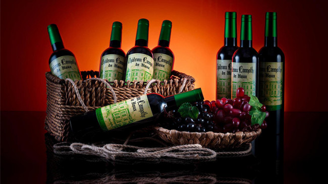 Multiplying Wine Bottles by Tora Magic - Green House - Vermehrende Weinflaschen