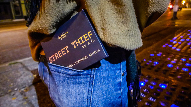 Paul Harris Presents Street Thief (Japanese Yen) by Paul Harris
