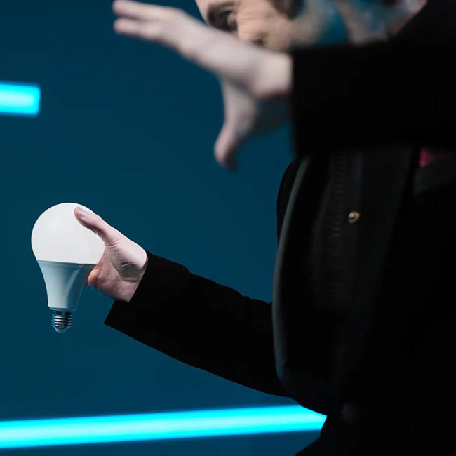 PITATA Wondrous Light - Bühnentrick