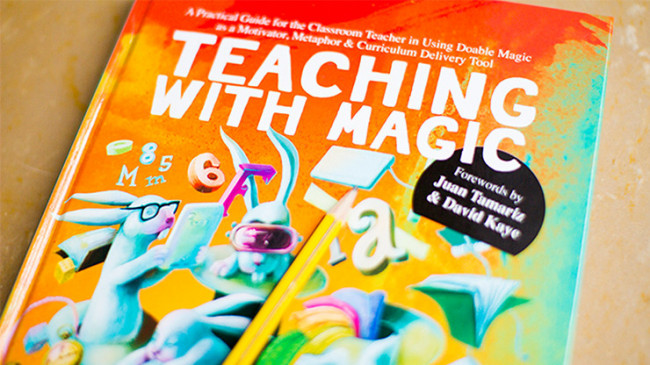 Teaching With Magic by Xuxo Ruiz - Buch