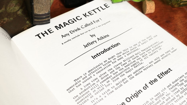 The Magic Kettle (Any Drink Called For!) by Jeffery Atkins - Buch