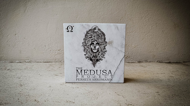 The Medusa Project BLUE by Perseus Arkomanis - Gegenstände zu Stein verwandeln