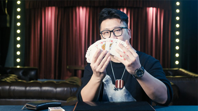 The Right Bill (EUR) by Wang Zhe & Bacon Magic