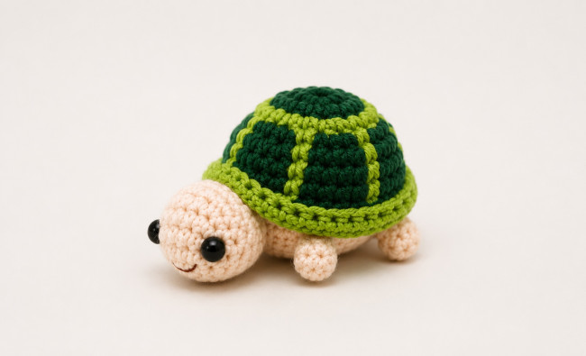 Handgehäkelte Schildkröte kaufen - „You are Turtley Awesome“ | Nachhaltig & für den guten Zweck