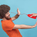Spritzende Fake Ketchup Flasche - Scherzartikel für Gastro, Bar & Party